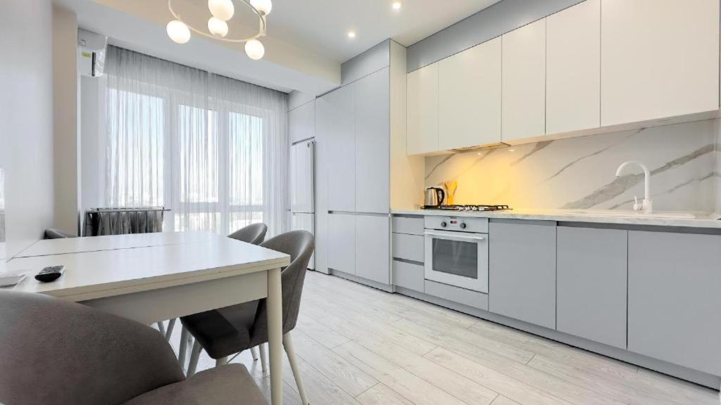 Glass New Apartments Ultracentral Kişinev Dış mekan fotoğraf