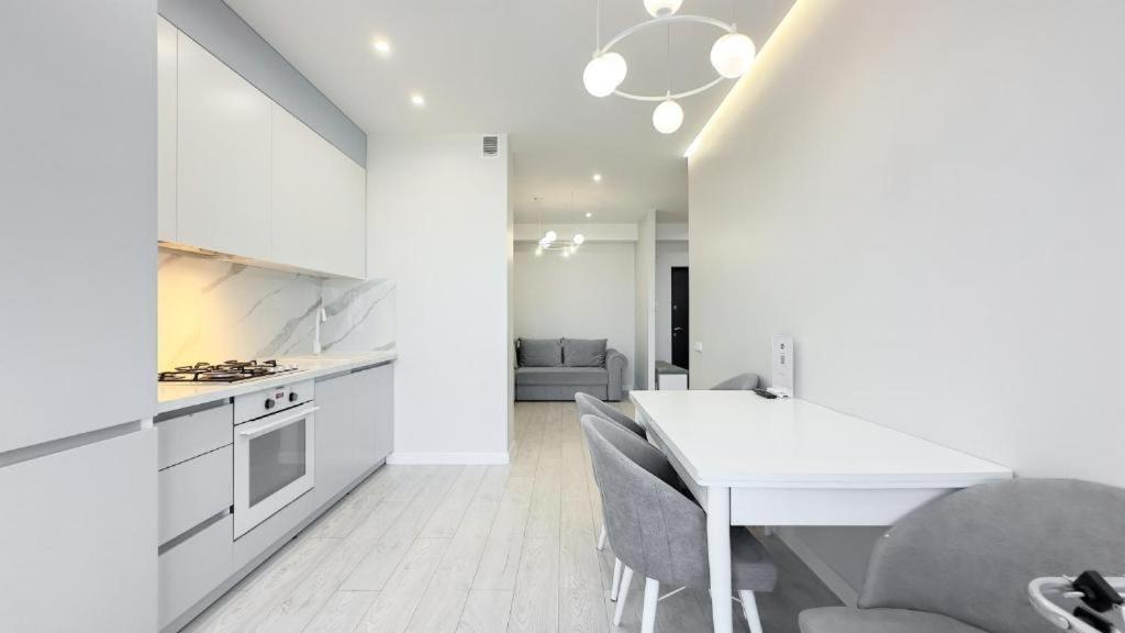 Glass New Apartments Ultracentral Kişinev Dış mekan fotoğraf