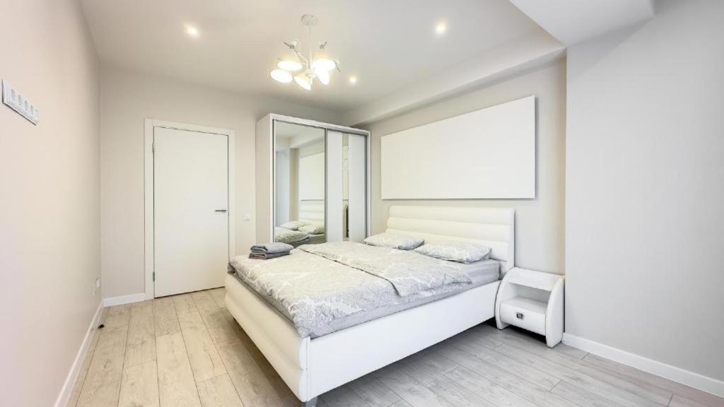Glass New Apartments Ultracentral Kişinev Dış mekan fotoğraf
