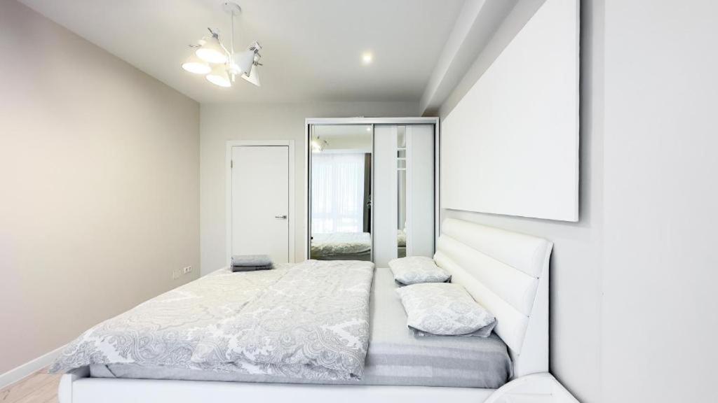 Glass New Apartments Ultracentral Kişinev Dış mekan fotoğraf