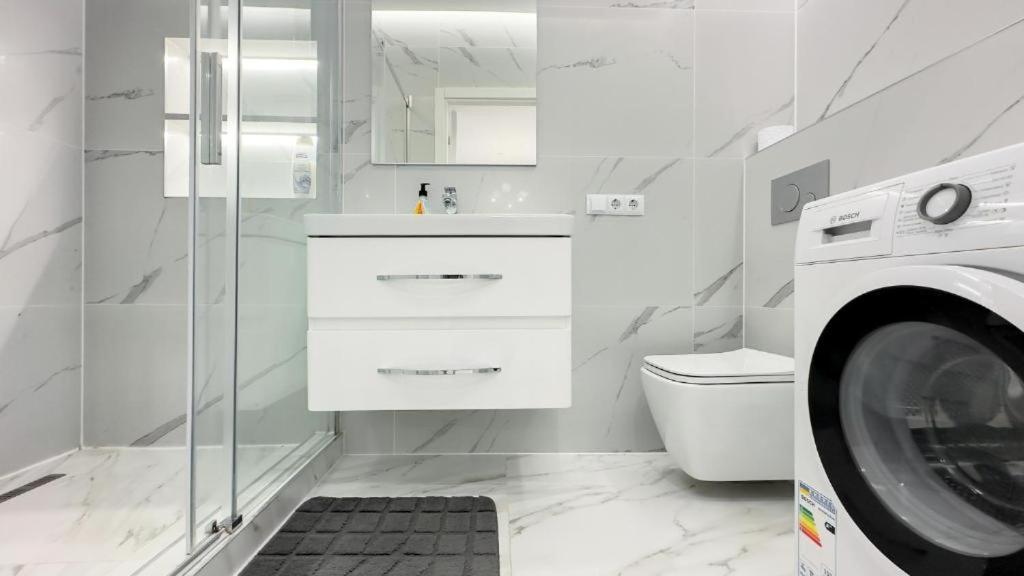 Glass New Apartments Ultracentral Kişinev Dış mekan fotoğraf